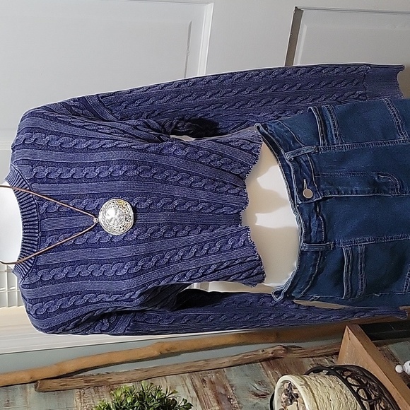 aerie Sweaters - Aerie Blue Womens Y2K Cable Knit Dark Blue Cropped Sweater Size M